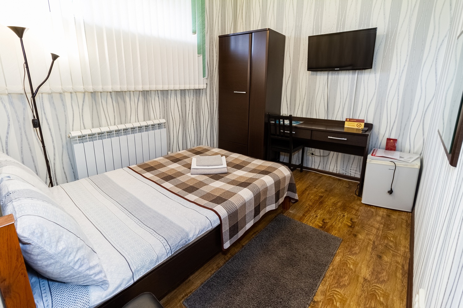 1местный с кроватью 120*200